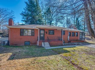 105 Allgood Dr, Hendersonville, NC 28792
