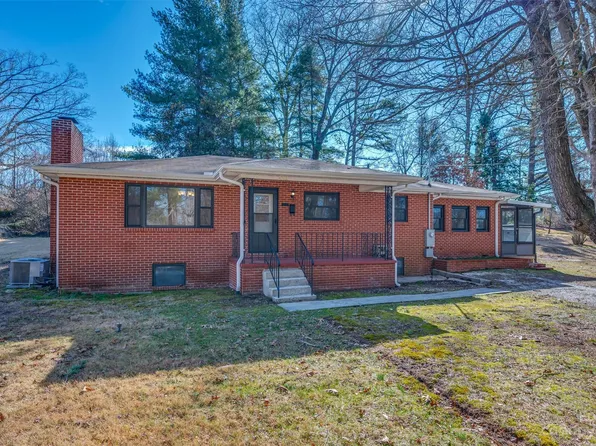 105 Allgood Dr, Hendersonville, NC 28792
