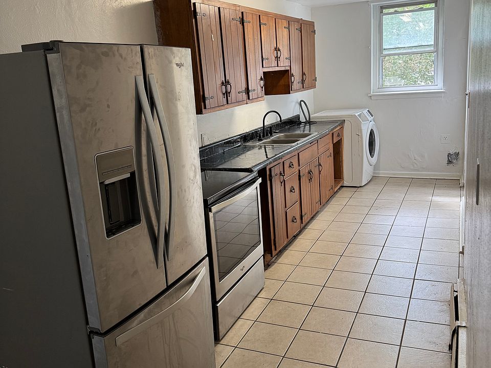 1st image of 89 Carey Ave APT 3