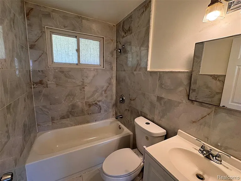 17611 Clarann St — Photo 7