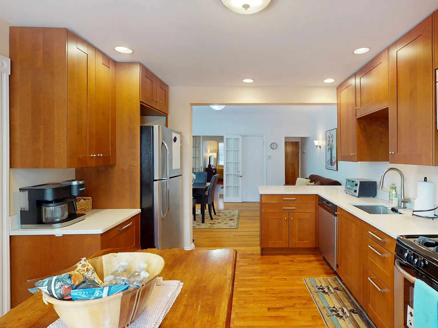 2 bed, 2.0 bath, 1500 sqft, $5,500 — Photo 4