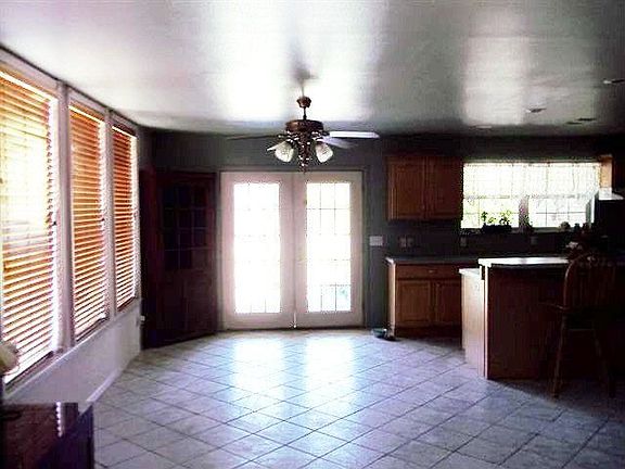 5th image of 331 Hunters Glen Dr