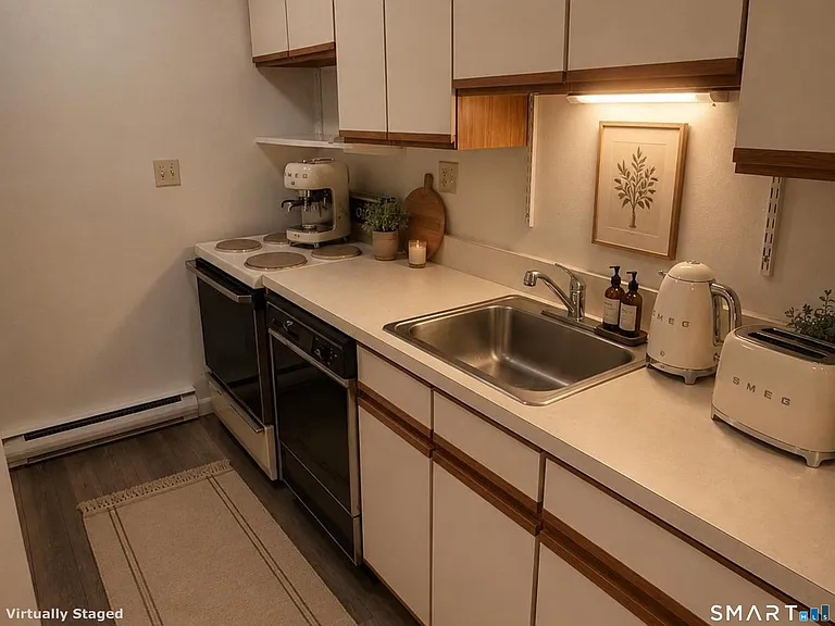 1634 Farmington Ave #2 — Photo 8