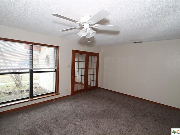 2nd image of 1408 Farhills Dr
