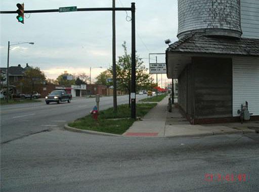 5th image of 1536 Lincoln Way W