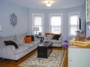 557 Heath St #U2, Chestnut Hill, MA 02467