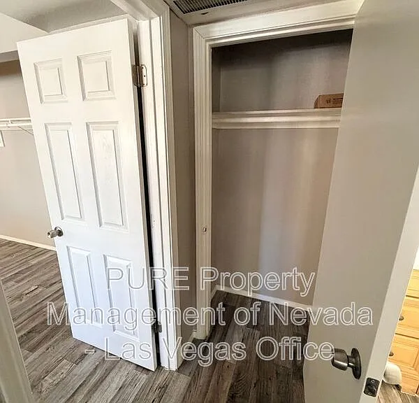 1405 Vegas Valley Dr #52-bldg 7 — Photo 17