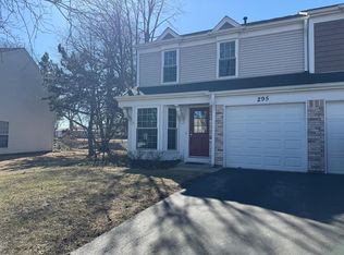 295 Chrisman Dr, Streamwood, IL 60107