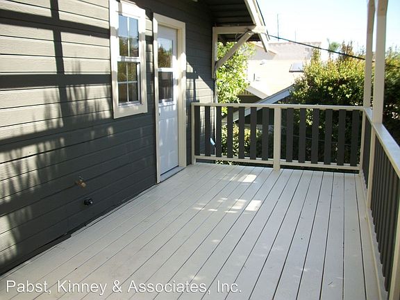 5th image of 264 Loma Ave