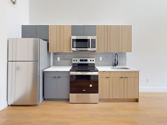 4th image of 231 Tompkins Ave #3F