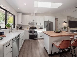 655 Dougall Rd, Gibsons, BC V0N1V8