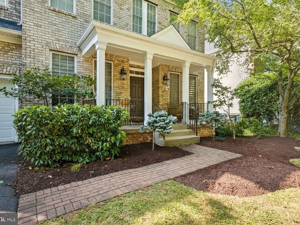 1st image of 503 Autumn Wind Way
