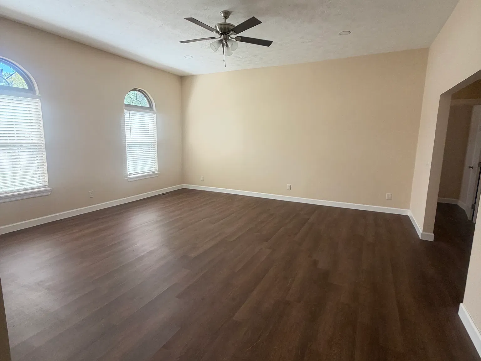 3 bed, 2088 sqft, $1,750 — Photo 2