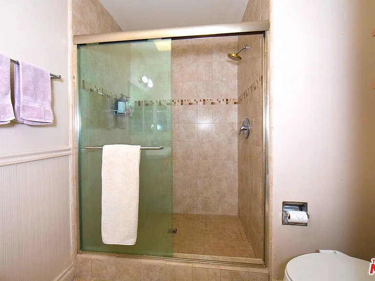 6001 Canterbury Dr #303 — Photo 22