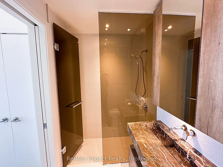 11 Yorkville Ave #4602 — Photo 17