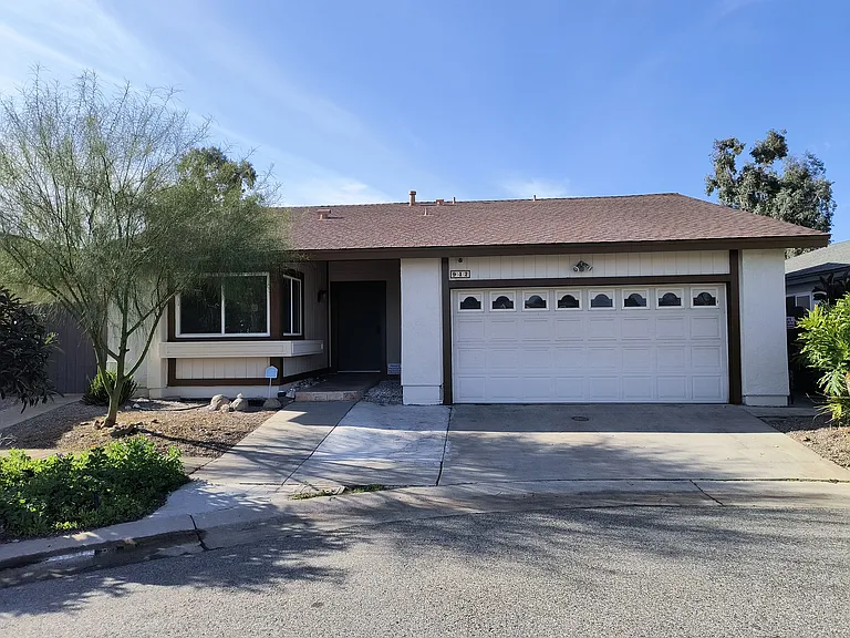 942 Wren Way — Photo 1