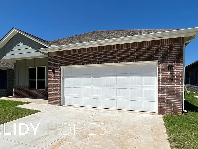 609 Remington Ave — Photo 2