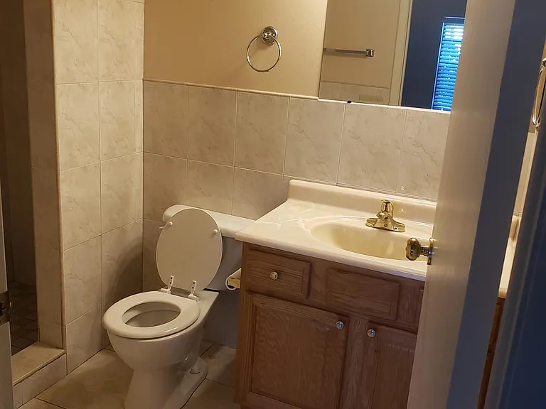 128 Camphor Cir #B — Photo 16