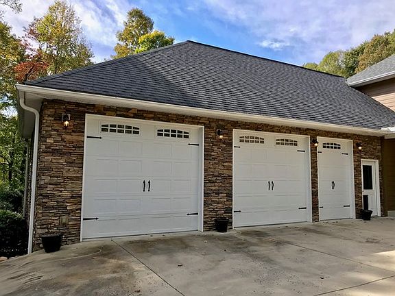 3rd image of 21160 Cowan Dr