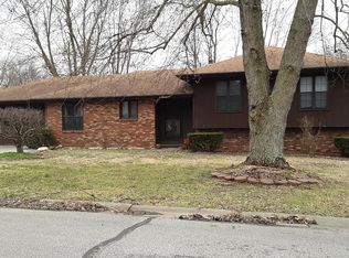 1022 W Crestview Ln, Republic, MO 65738