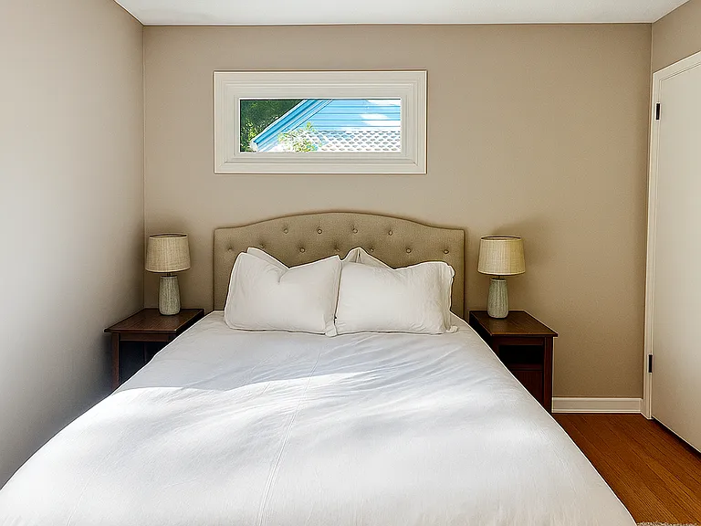 Bedroom 2 - Queen