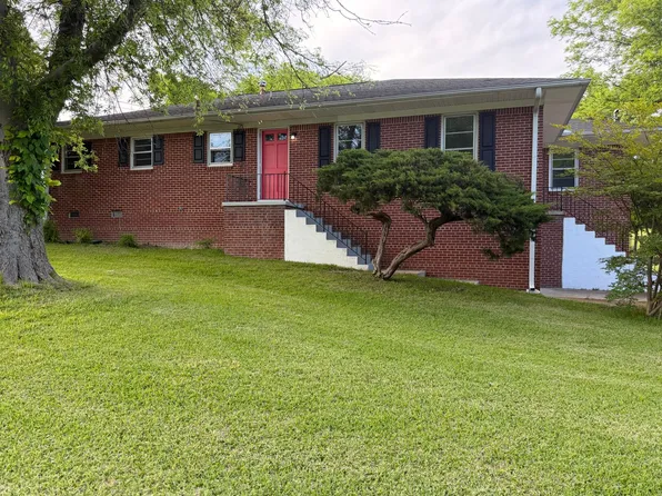 920 Eisenhower Dr, Tupelo, MS 38801