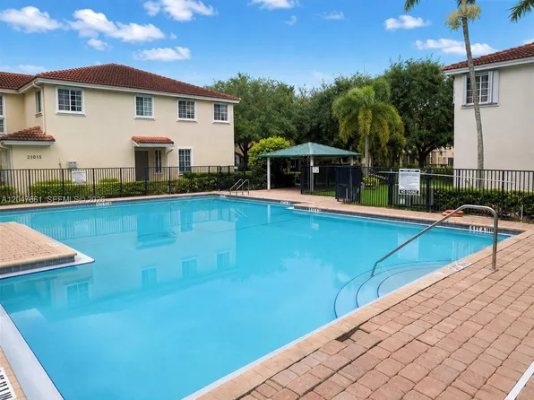 21003 NW 14th Pl APT 144, Miami, FL 33169