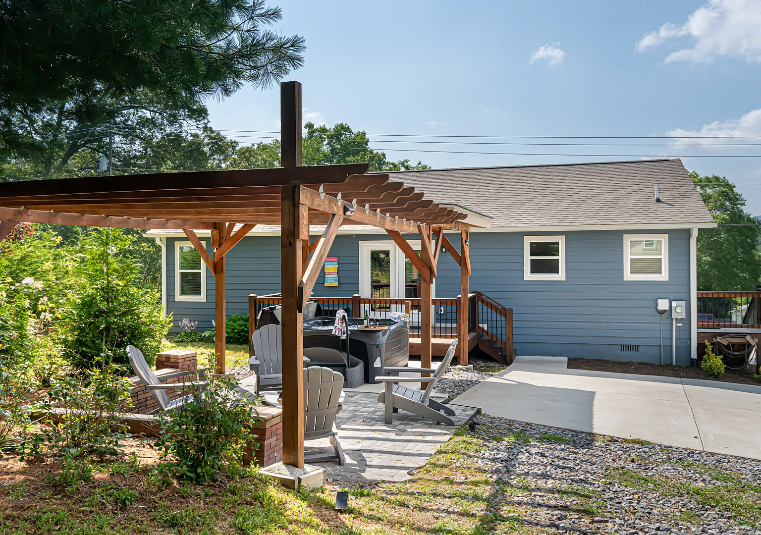 3 bed, 1380 sqft, $3,000 — Photo 2