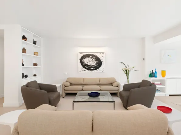 150 East 69th Street image 2 of 12