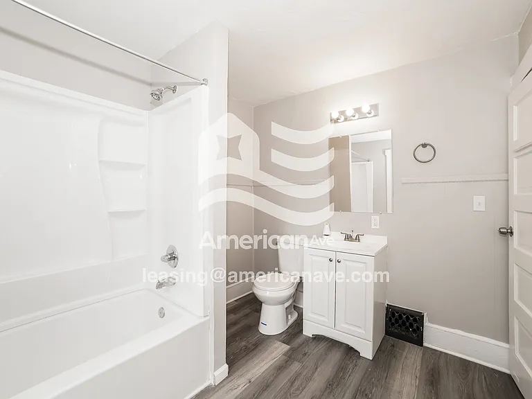 1669552_014_bathroom_13788280.jpg