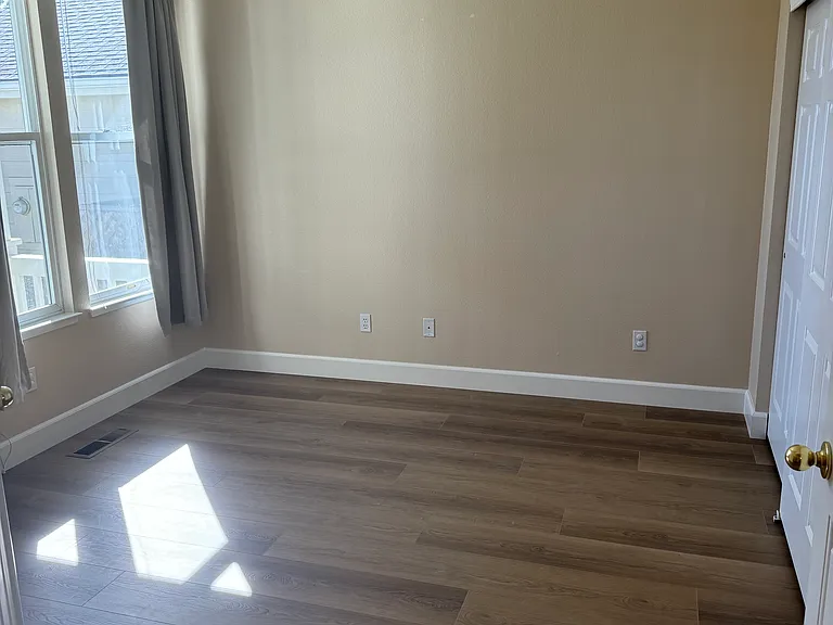4648 Bradford Ct — Photo 5