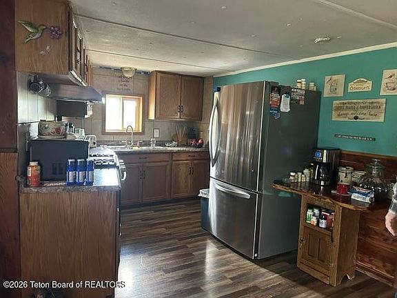 4th image of 444 Lincoln Ln