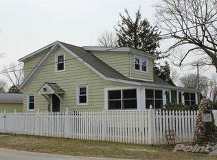 28 Neck Rd, Clinton, CT 06413