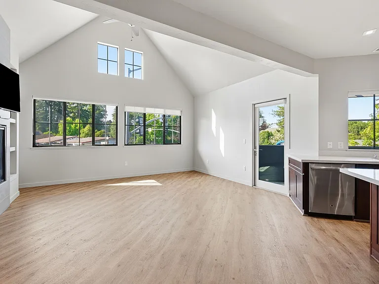 Upscale Westside Living! Spacious 2BD/2BA Above Copal Restaurant — Photo 16
