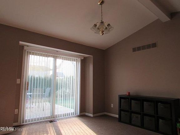 4th image of 49257 Edinborough Dr