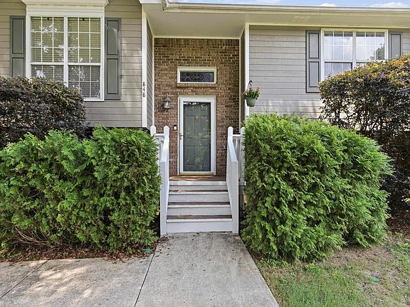 4th image of 848 Glennwood Rd