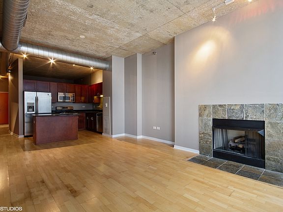 3rd image of 700 N Larrabee St APT 1312