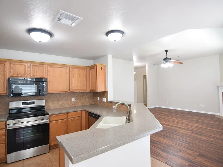 5619 Fair Hill Dr — Photo 4