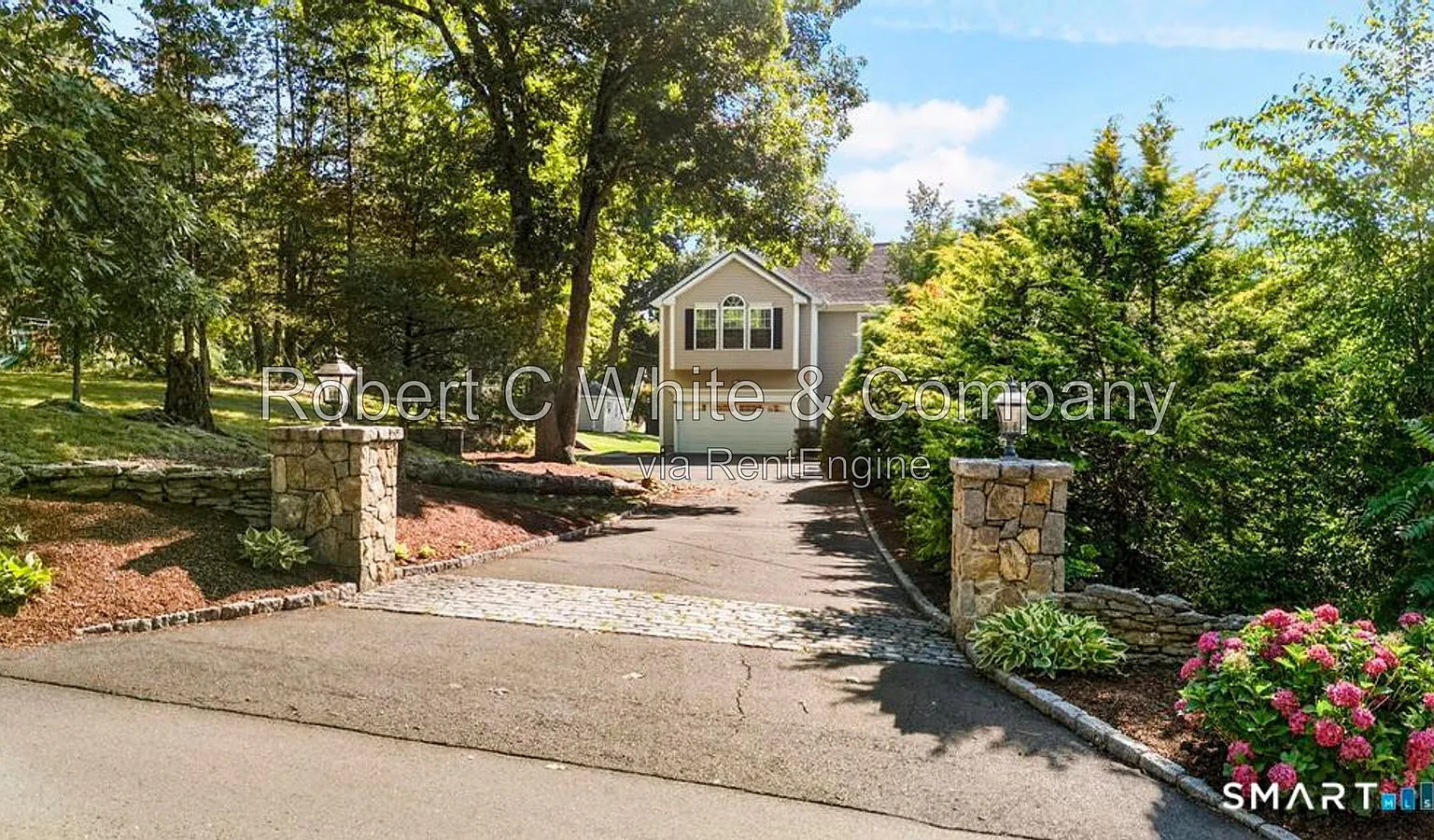 4 bed, 3.5 bath, 3948 sqft, $4,035 — Photo 1