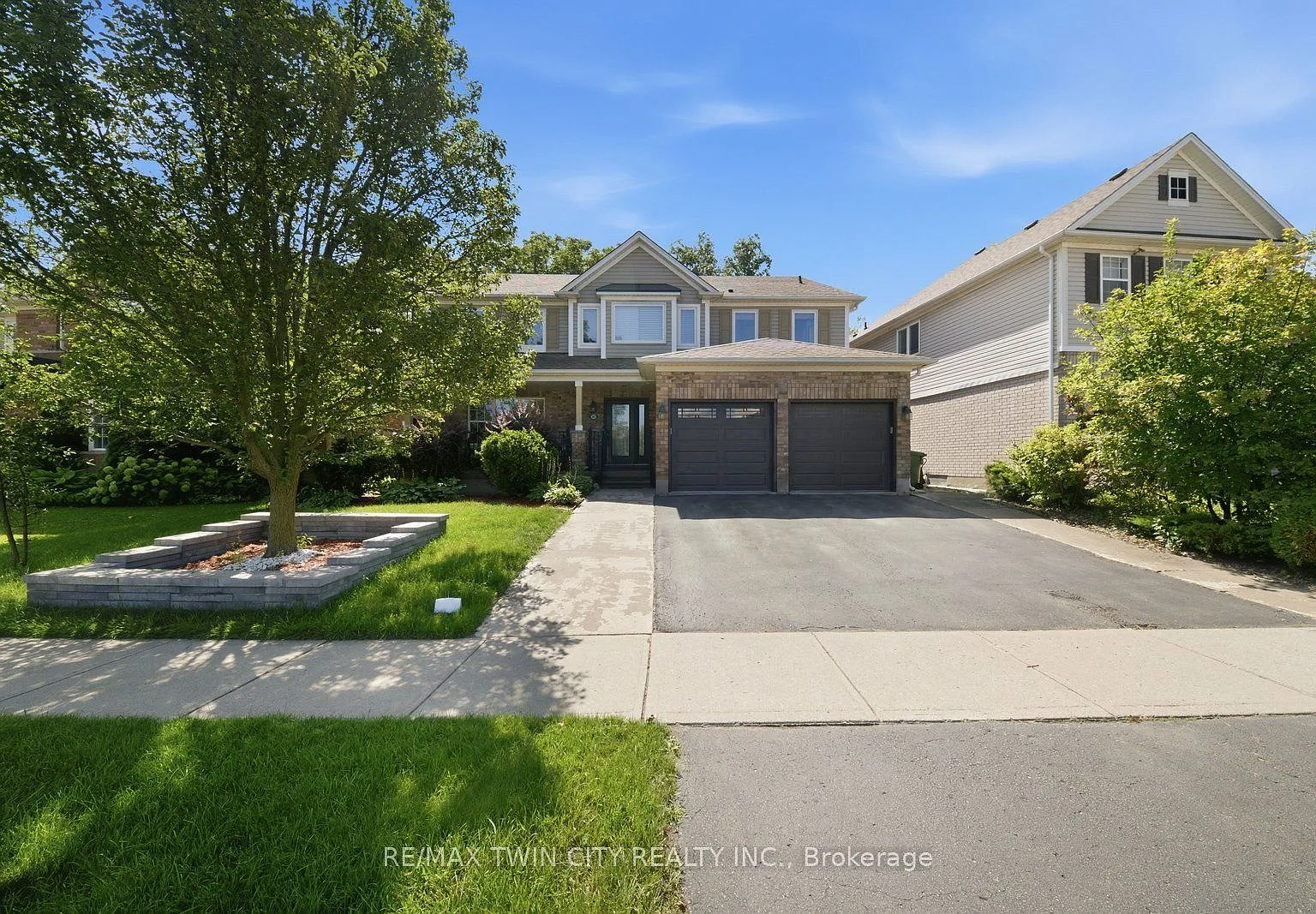 4 bed, $3,250 — Photo 1