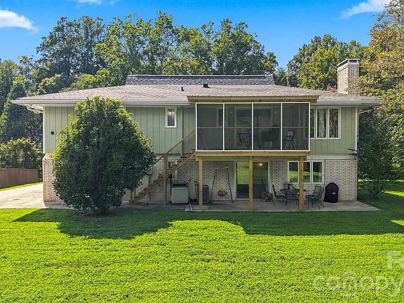 5th image of 706 Springdale Rd