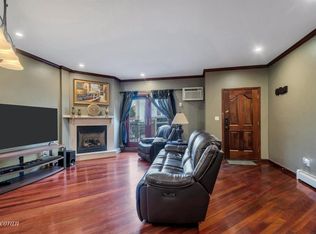 368 90th St APT 1C, Brooklyn, NY 11209