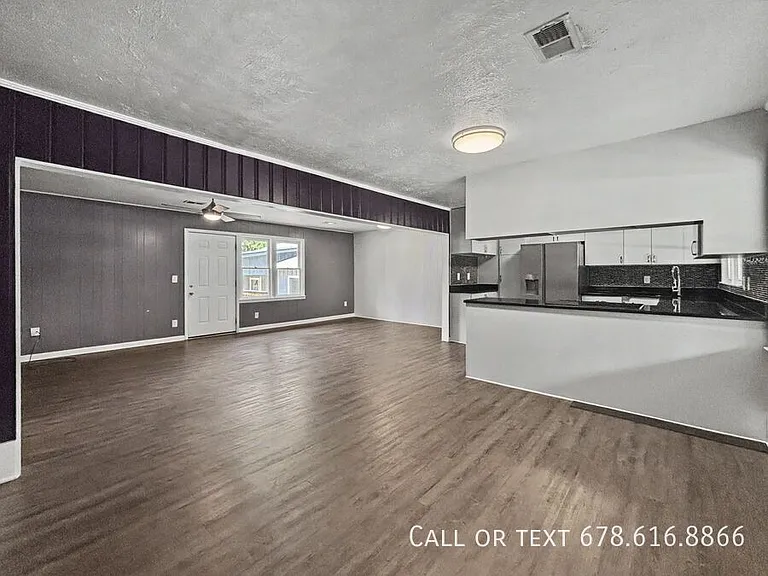 560 Lee Byrd Rd #A — Photo 3