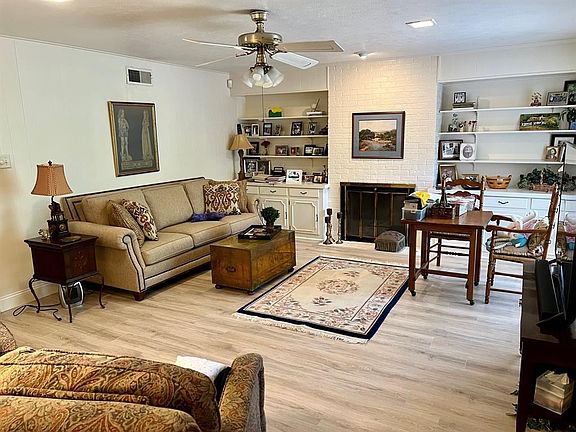 4th image of 9139 Villa Park Cir