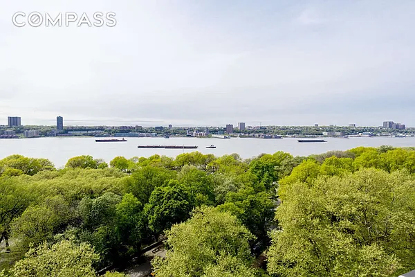 Rented by Compass | media 22