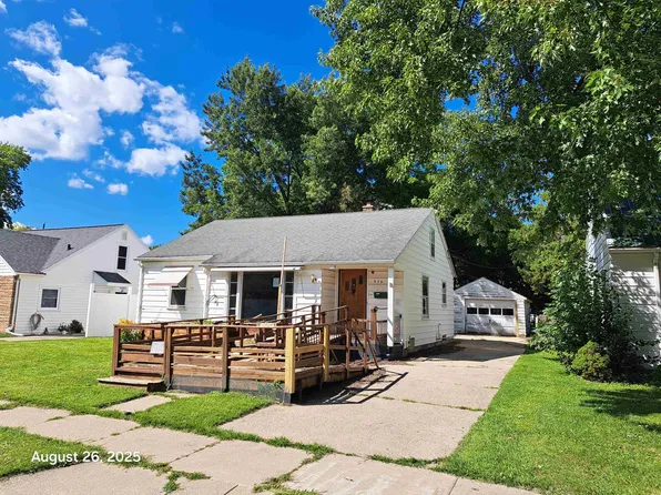 639 McKinley St, Neenah, WI 54956