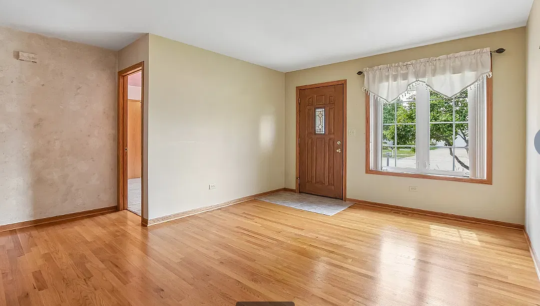 2 bed, 2.5 bath, 1912 sqft, $2,000 — Photo 2