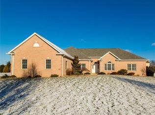 208 Fox Hollow Dr, Butler, PA 16001