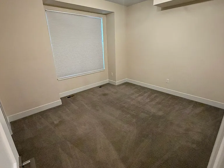1716 Hooker St — Photo 12