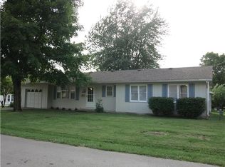 803 N Pine St, Cameron, MO 64429